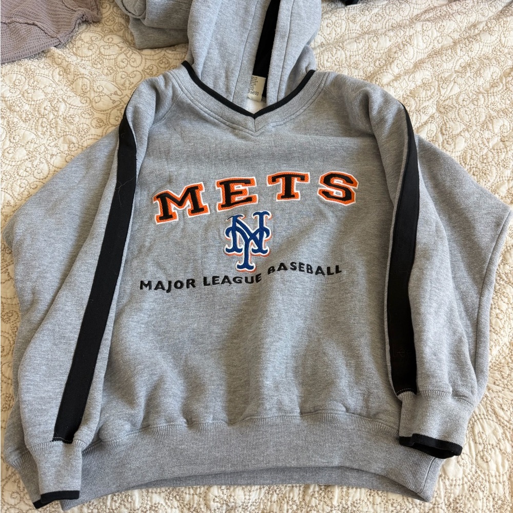 Mets New York Lee Men’s Gray Hooded V-Neck Sweater with Black Trim